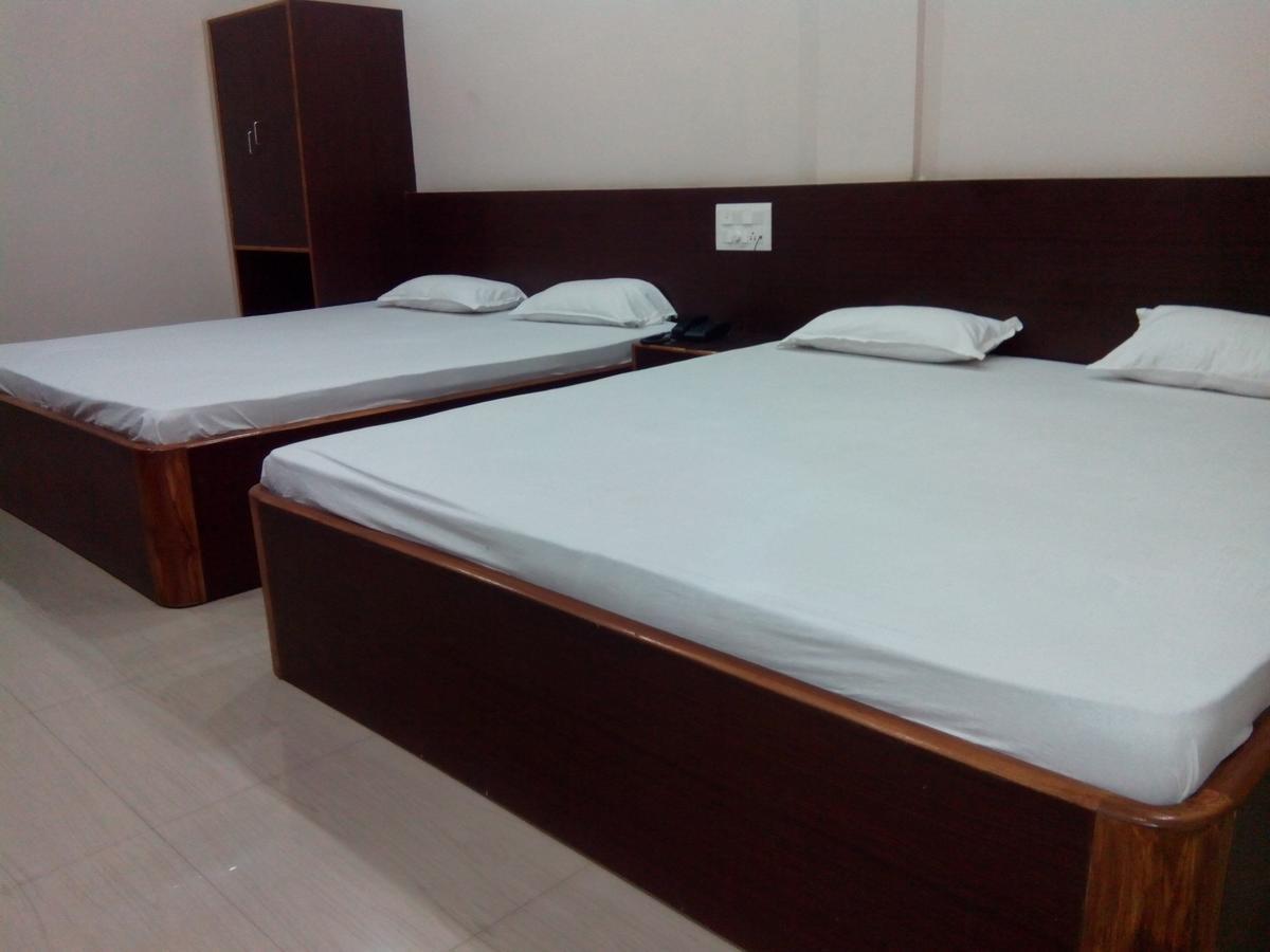 Hotel Bhammars Balangir Habitación foto