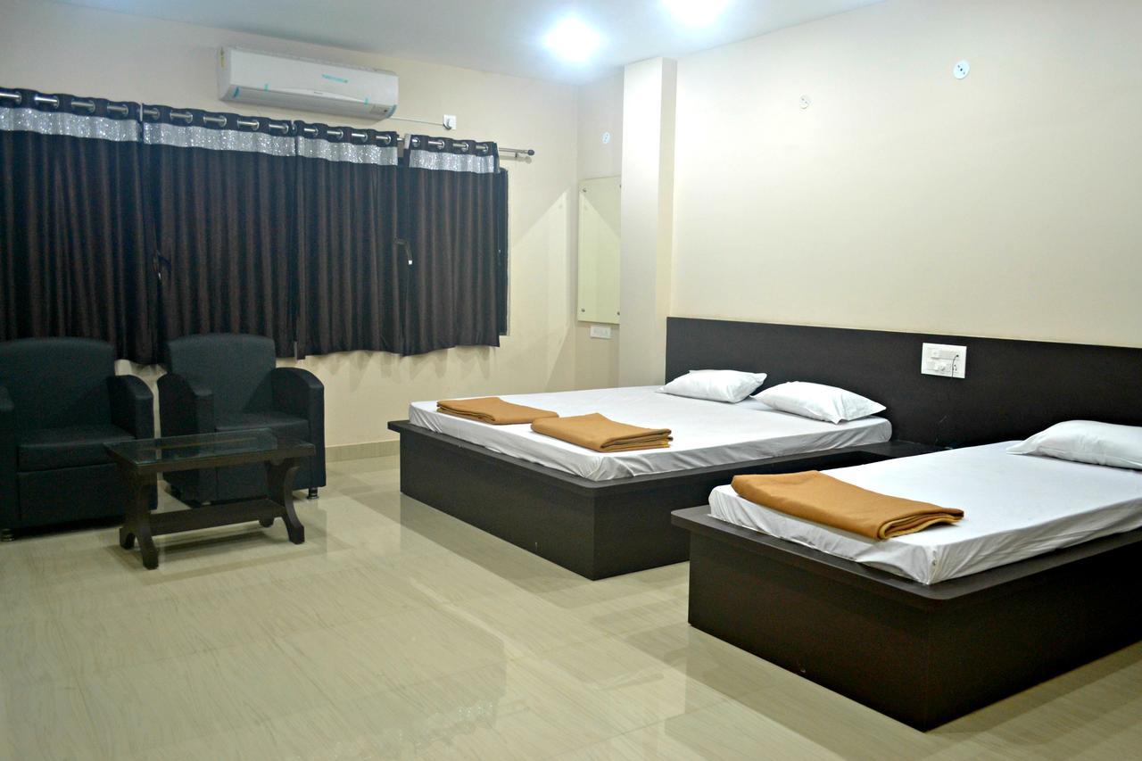 Hotel Bhammars Balangir Habitación foto