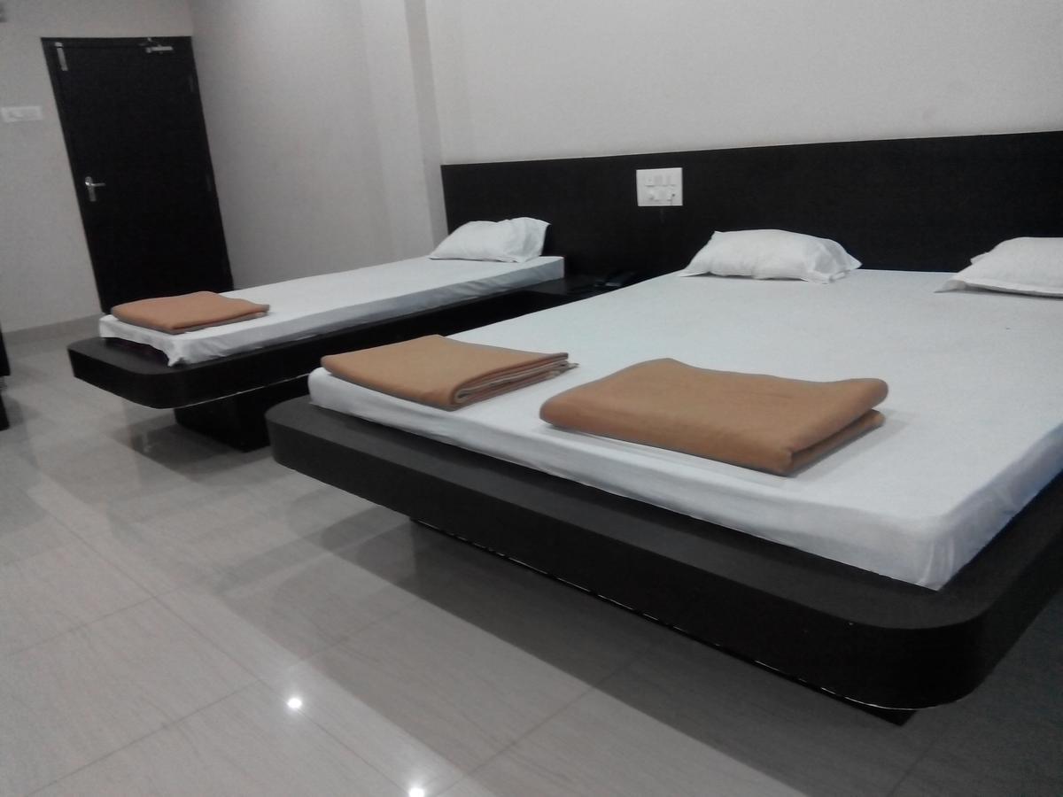 Hotel Bhammars Balangir Habitación foto