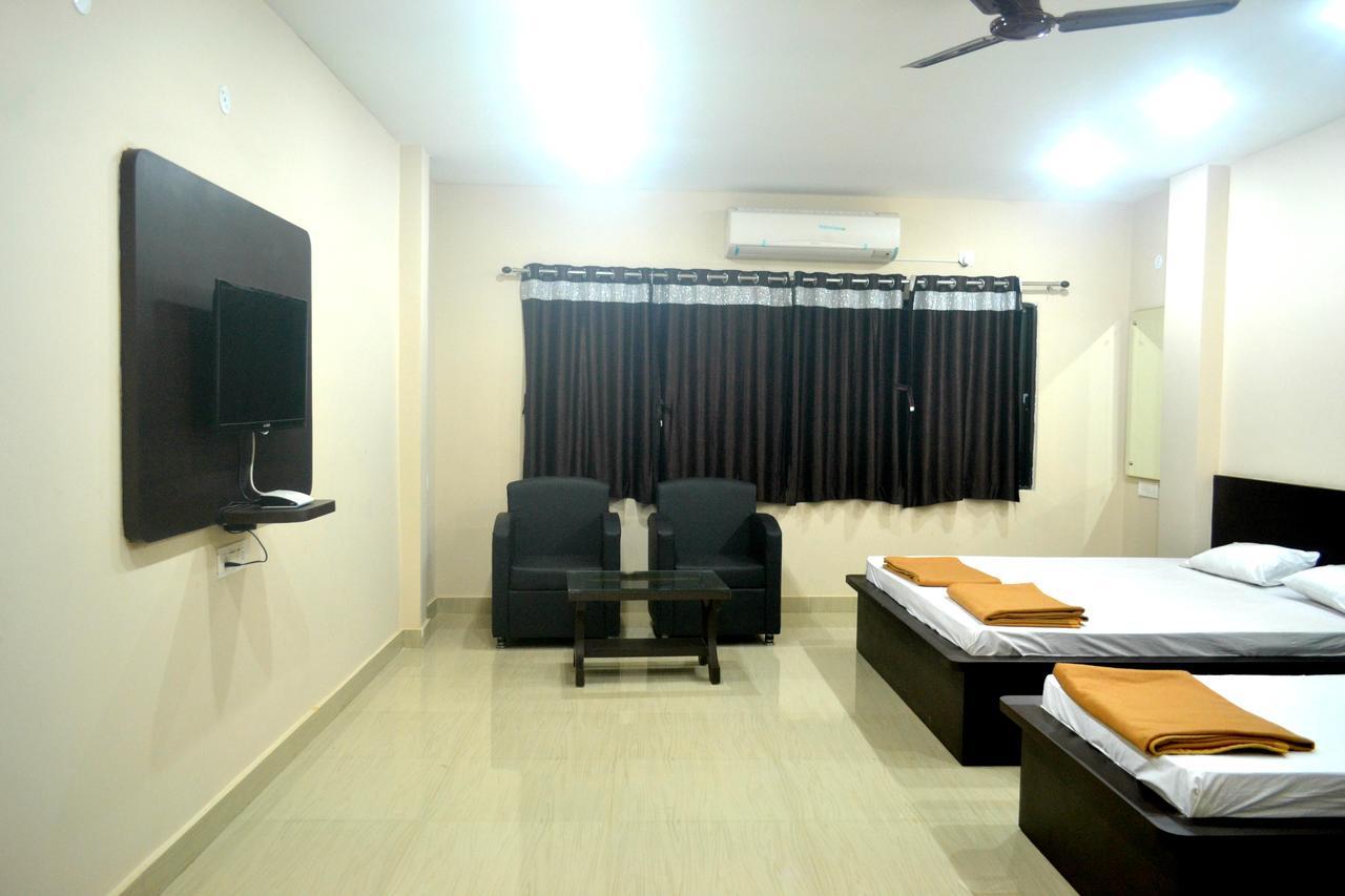 Hotel Bhammars Balangir Habitación foto