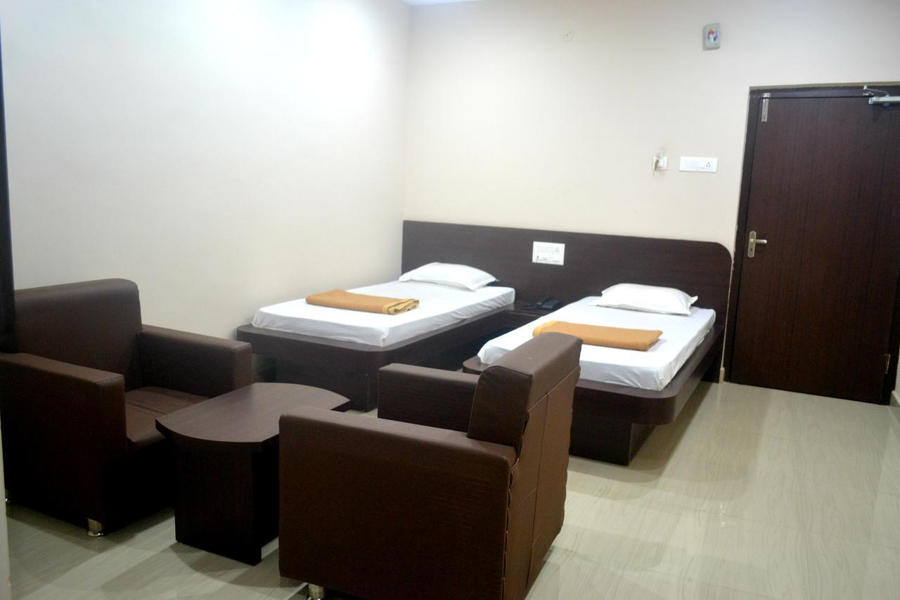 Hotel Bhammars Balangir Habitación foto