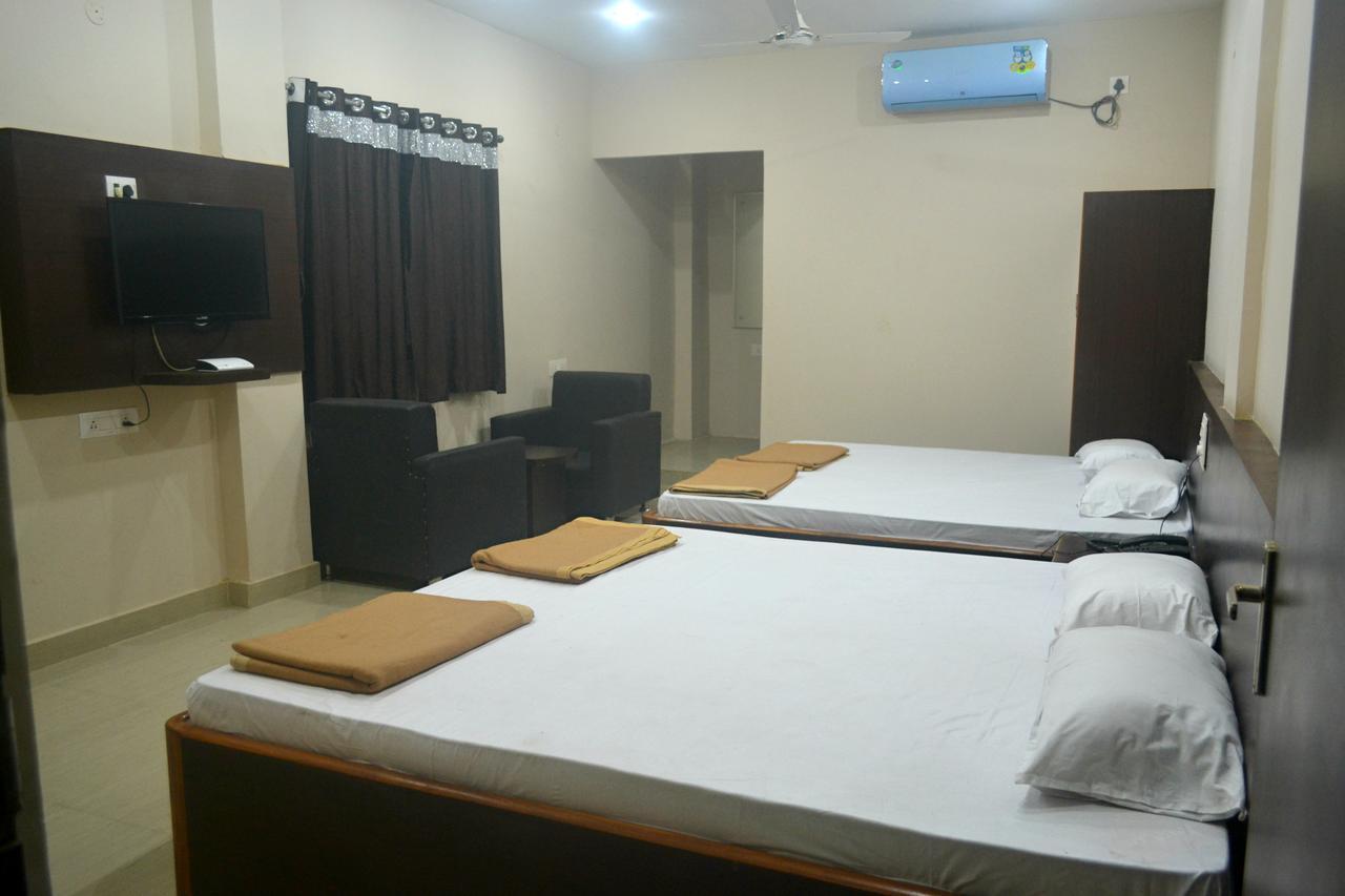 Hotel Bhammars Balangir Habitación foto