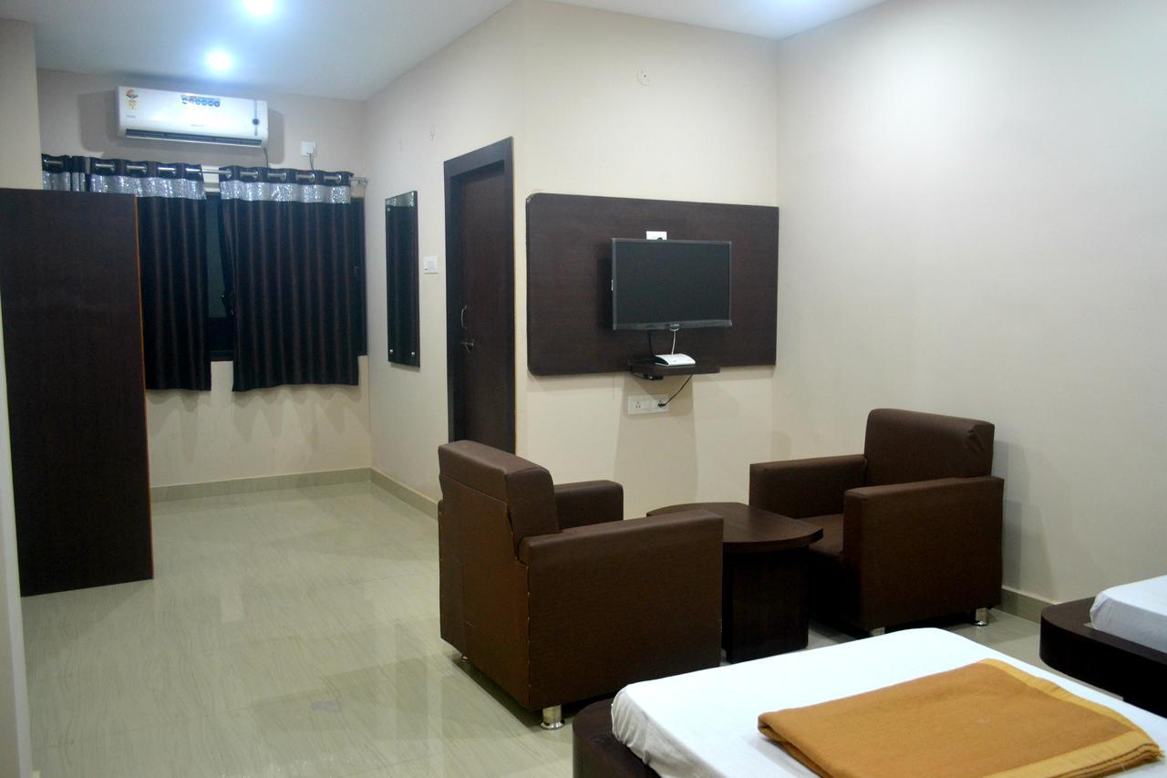 Hotel Bhammars Balangir Habitación foto