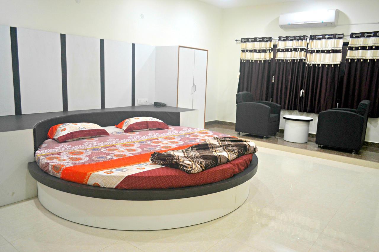 Hotel Bhammars Balangir Habitación foto